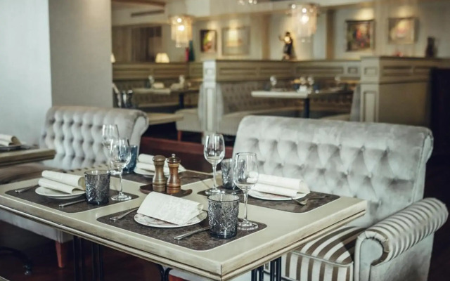 Ararat All Suites Hotel