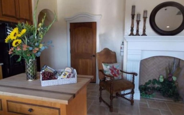 Thorn Hill Vineyards Villa Suite