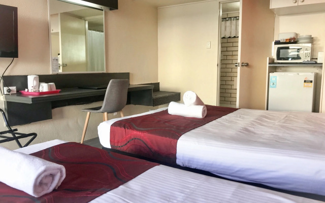 Tropical Gate Motor Inn