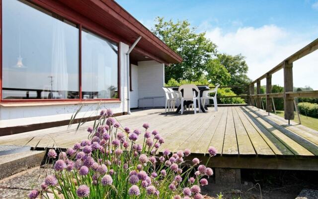 Quaint Holiday Home in Faabord near Sea