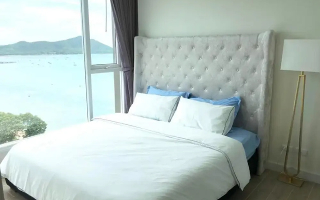 Beachfront Bang Saray By RoomQuest Hotel