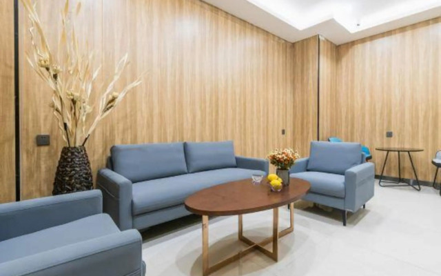 Shangkeyou Hotel(Dayanta Subway entrance)