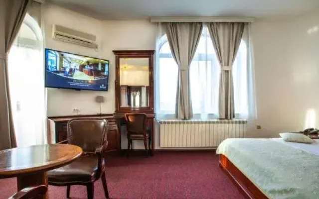 Garni Hotel Royal Crown