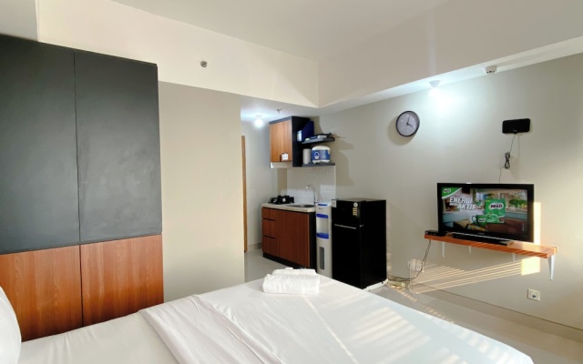 Homey and Minimalist Studio LRT City Jatibening Apartment – Guest Rooms – Bekasi