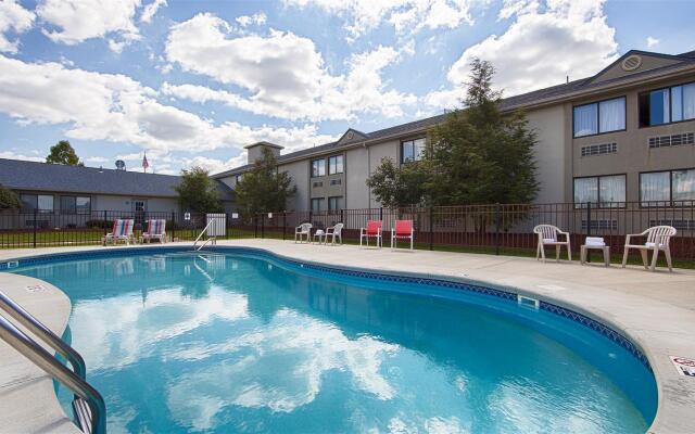 Quality Inn Austintown - Youngstown West