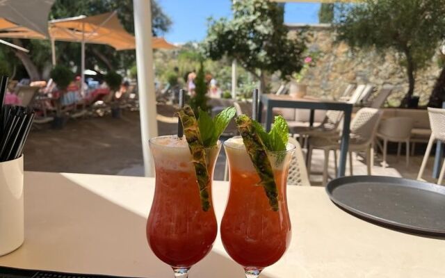 Farrys Boutique Hotel & Beach Club