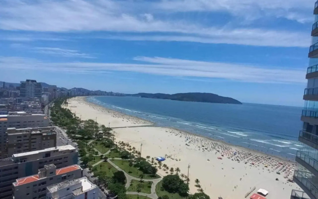 Condomínio de Luxo em Frente à Praia (novinho)
