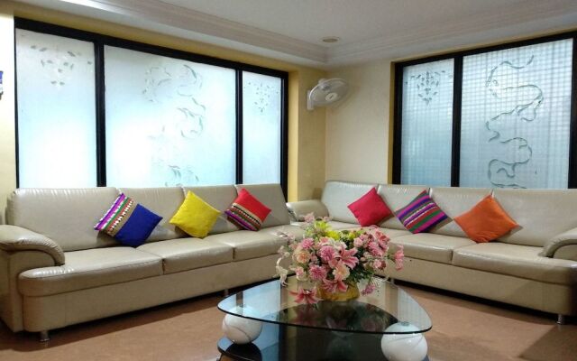 OYO 10437 Hotel Hibiscus INN