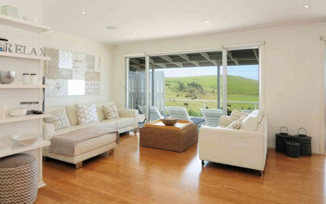 ONE TREE Gerroa 4pm check out Sundays