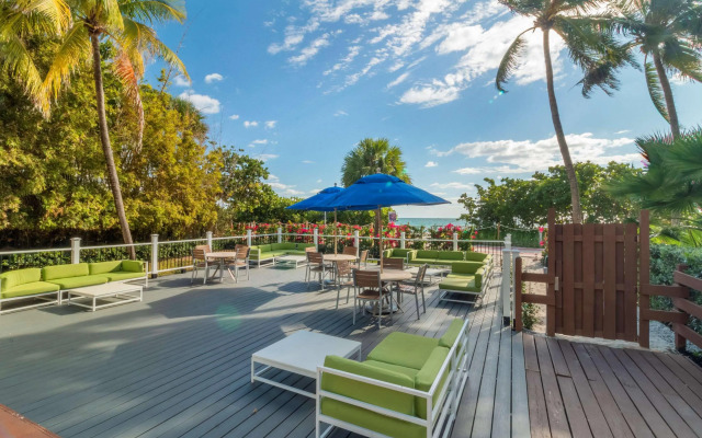 Radisson Resort Miami Beach