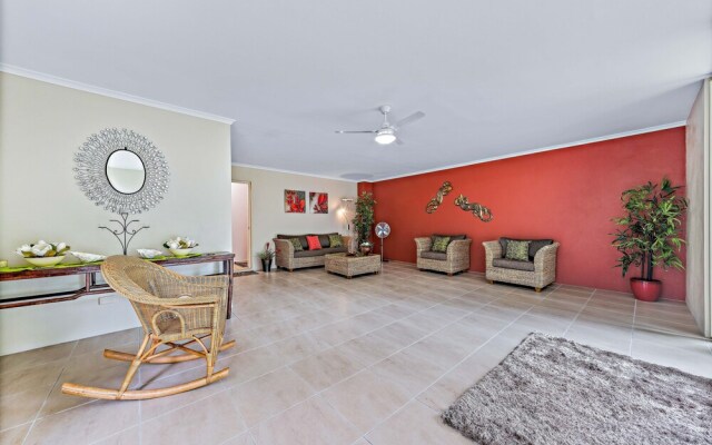 Bay Breezes - Cannonvale