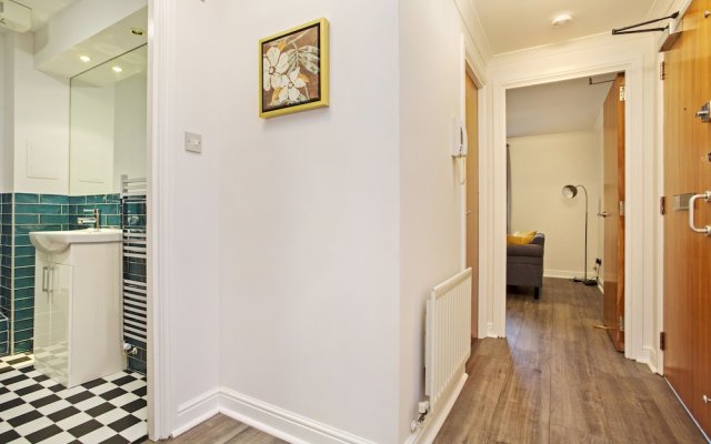 Apartment Near The Royal Mile With Parking
