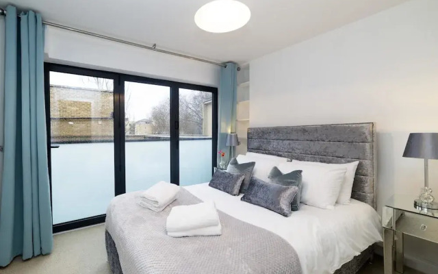 Boutique Tower Bridge Apartment