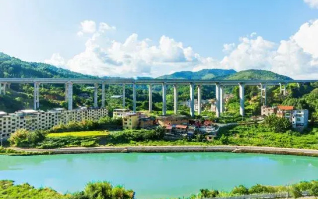 Manzhou Hotel (Yongding Tulou Huading Branch)