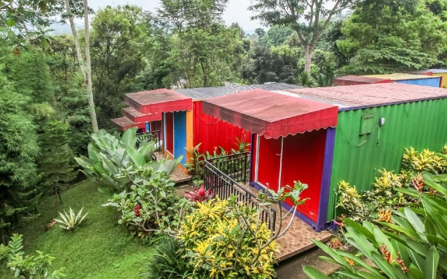 Hotel Container Inn Puncak Mitra RedDoorz