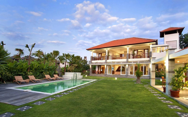 Villa Yenian by Villa Finder