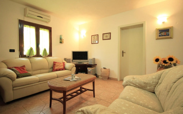 Dora Lovely Country Home