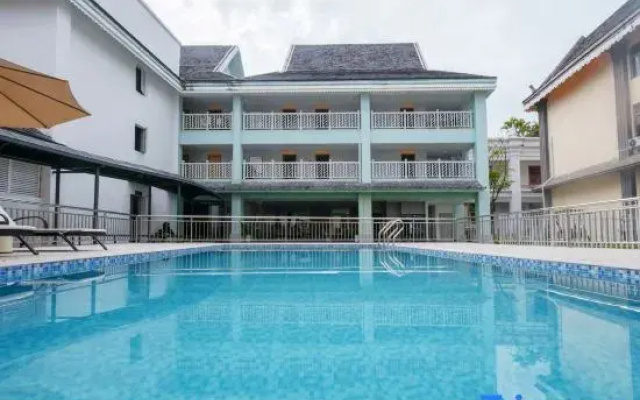 Platinum Hotel