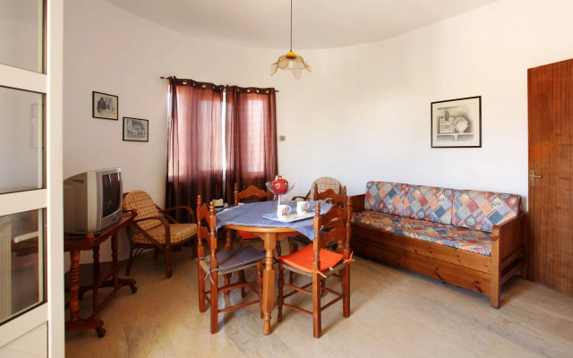 Albatross Studios & Apartments