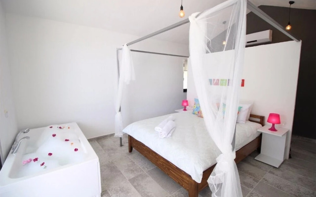 Villa Derin by Akdenizvillam