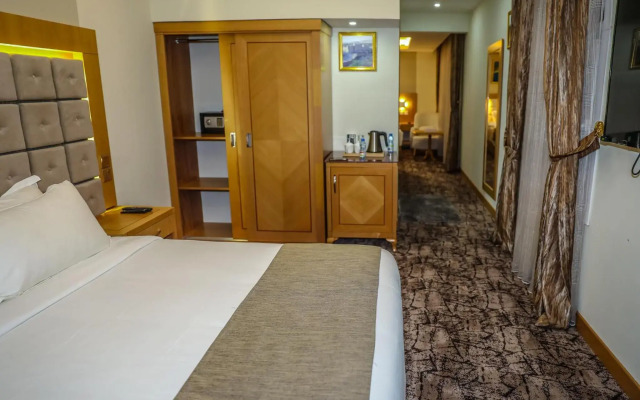 Muscat Plaza Hotel