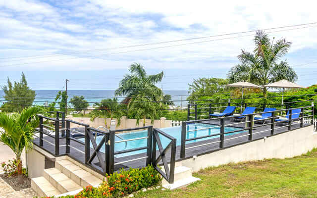 HOSPITALITYEXPERT 2BR Townhouse 1, MoBay, Sleeps 6 - Pool, Beach & Private Chef