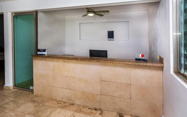 Capital O Cancun International Airport 24/7