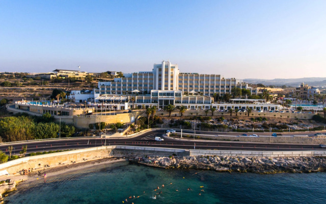 Salini Resort