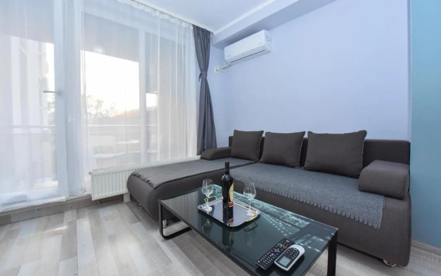 Pierre Cardin Deluxe Apartment With Terrace by Magniflex