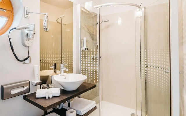 Maximus Resort