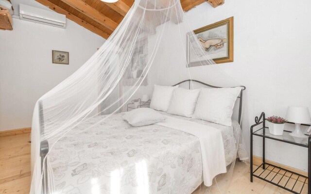 Beautiful Home in Lukovo Sugarje With 3 Bedrooms and Wifi