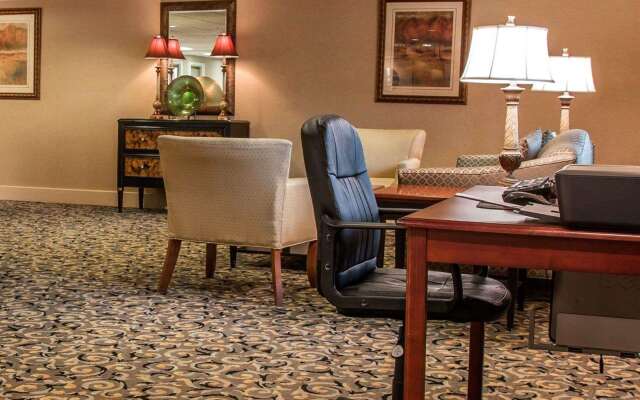 Wingate by Wyndham Livonia