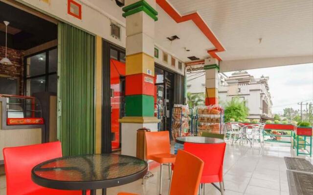 OYO 90072 Apri Inn Syariah