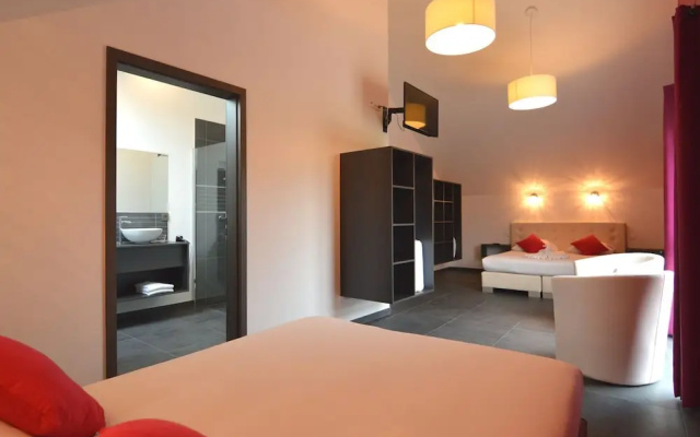 Lavish Villa in Malmedy with Heated Pool, Hot Tub, Infrared Sauna