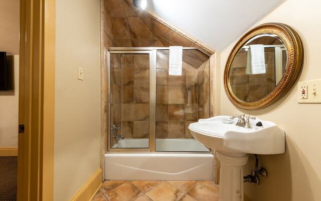 The Manor on St. Philip