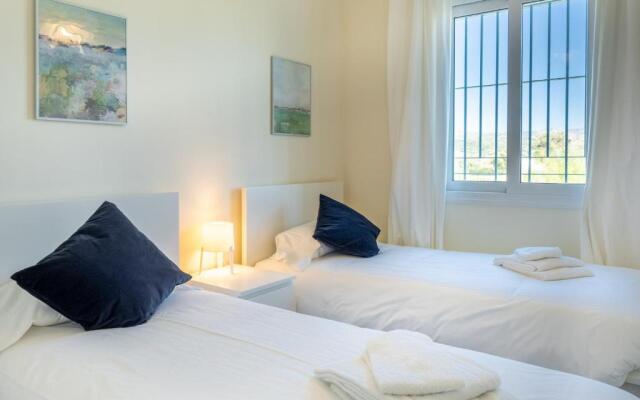 2275-Superb new apt on Valle Romano, golf view