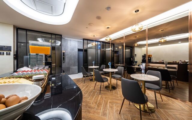 Suwon Aritte Hotel