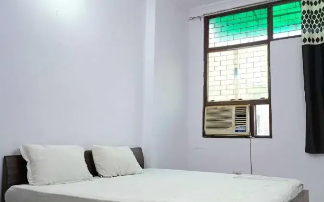 Oyo 702330 Br Residency