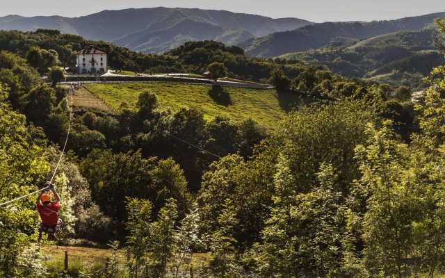Palacio de Yrisarri by IrriSarri Land