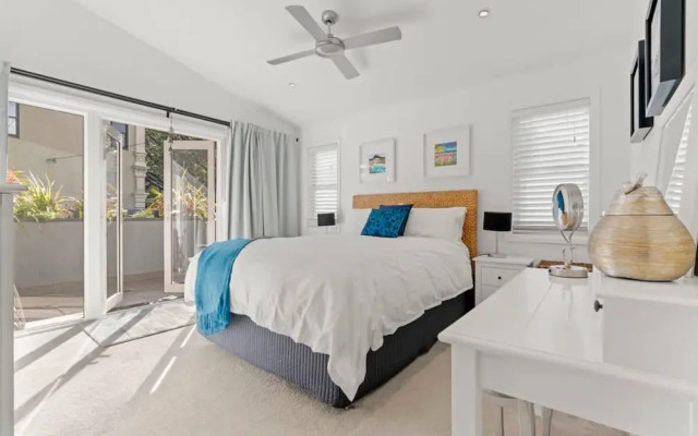 Bright Home in Trendy Newtown Close to the Park