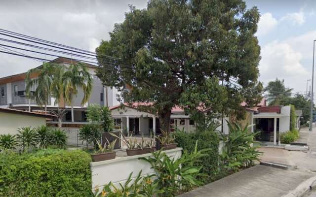 Oyo 90046 Bangi Guest House