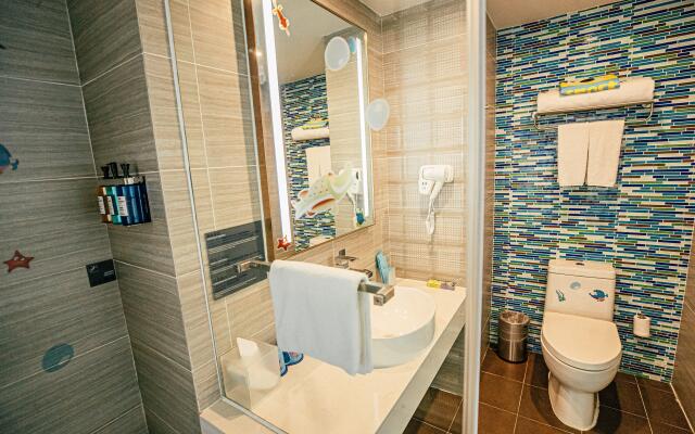 Holiday Inn Express Yingkou Onelong Plaza by IHG
