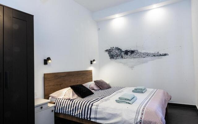 Andriana House