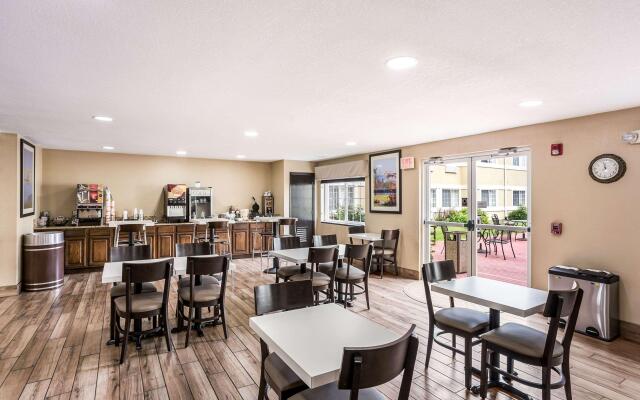 MainStay Suites Cedar Rapids North - Marion