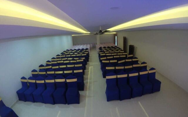 Castle Continental Premium Hotel