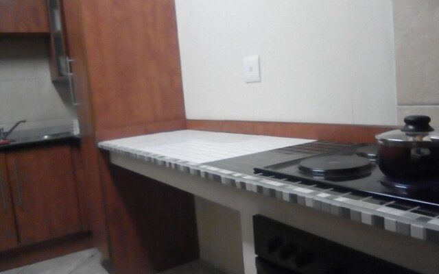 Private Garden Apartment