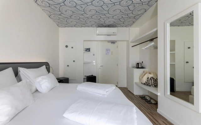 Hi Hotels Torbole Pool & Spa