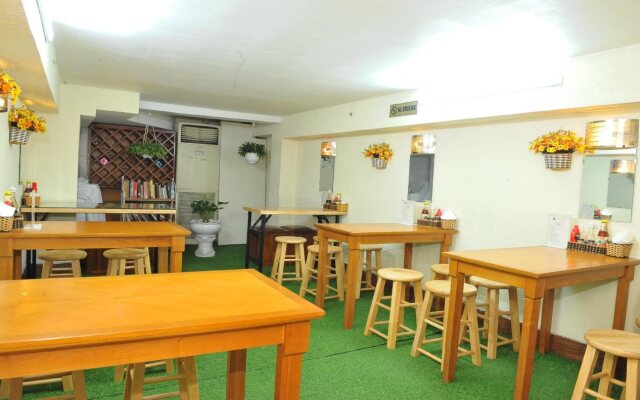 B & B Hanoi Hotel & Travel