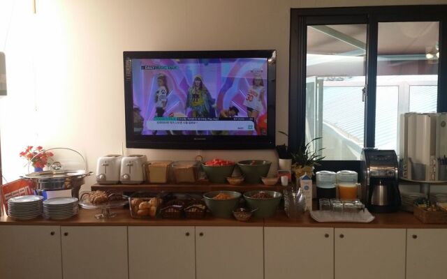 Myeong Dong Tomato Guest House