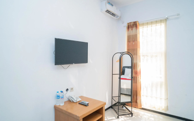 RedDoorz near Jawa Timur Park 2
